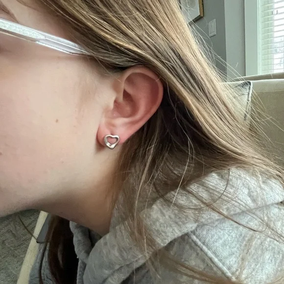 Tiffany & Co. Elsa Peretti Silver Heart Earrings - Picture 5 of 15